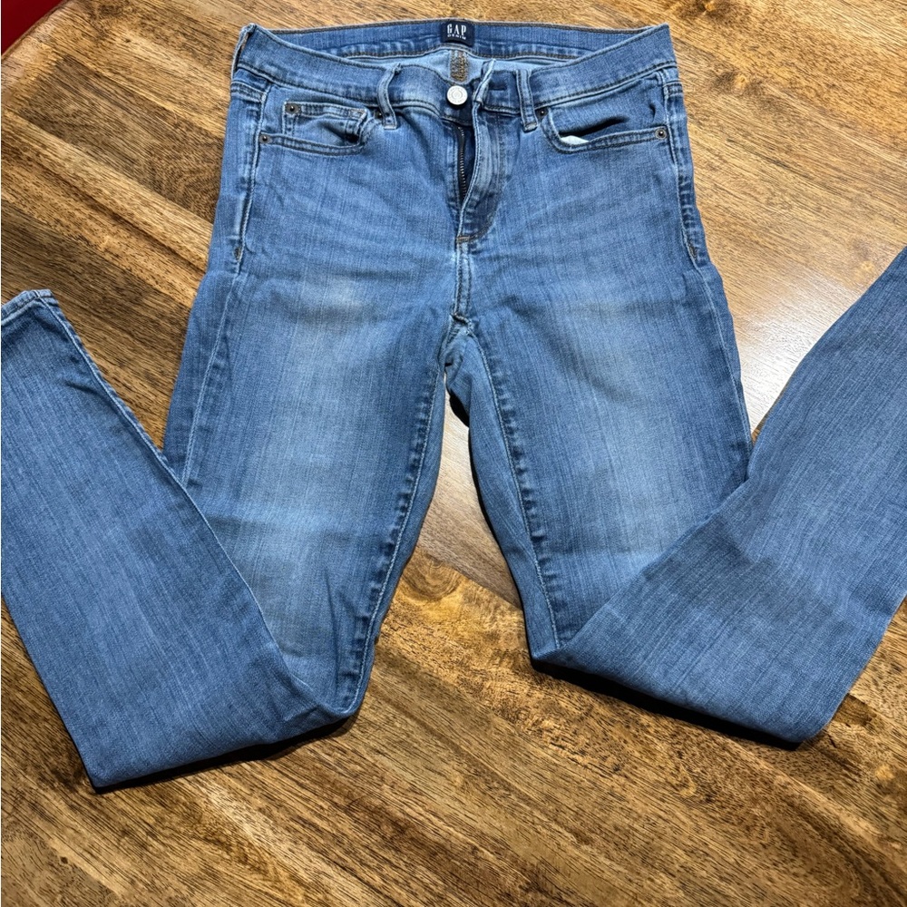 Gap skinny jeans. 27R
